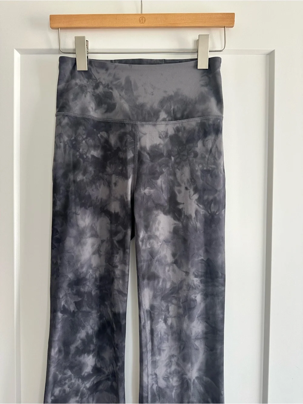 Lululemon Groove Super-High-Rise Flared Pant Nulu Size 6